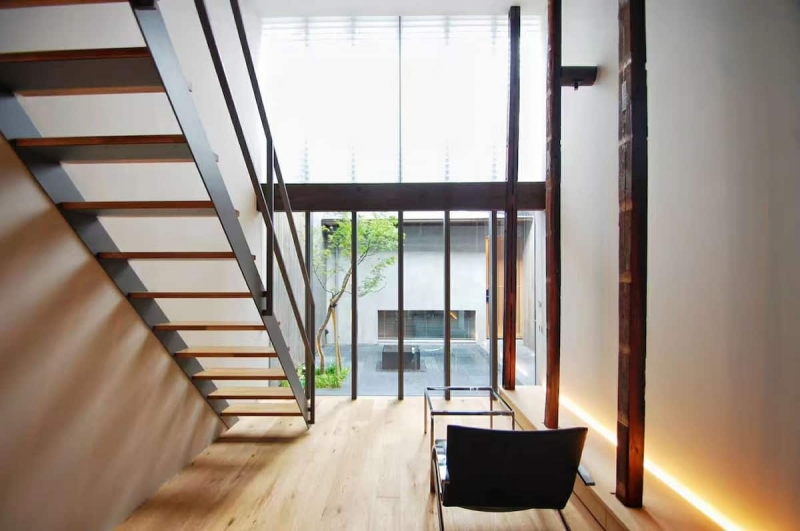 RESIDENCE　JO　MIBUBANBA 01号室